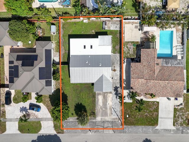 2233 NW 3RD Avenue, Boca Raton, FL 33431