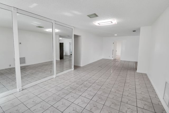 2233 NW 3RD Avenue, Boca Raton, FL 33431