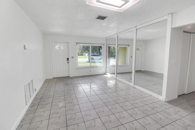 2233 NW 3RD Avenue, Boca Raton, FL 33431