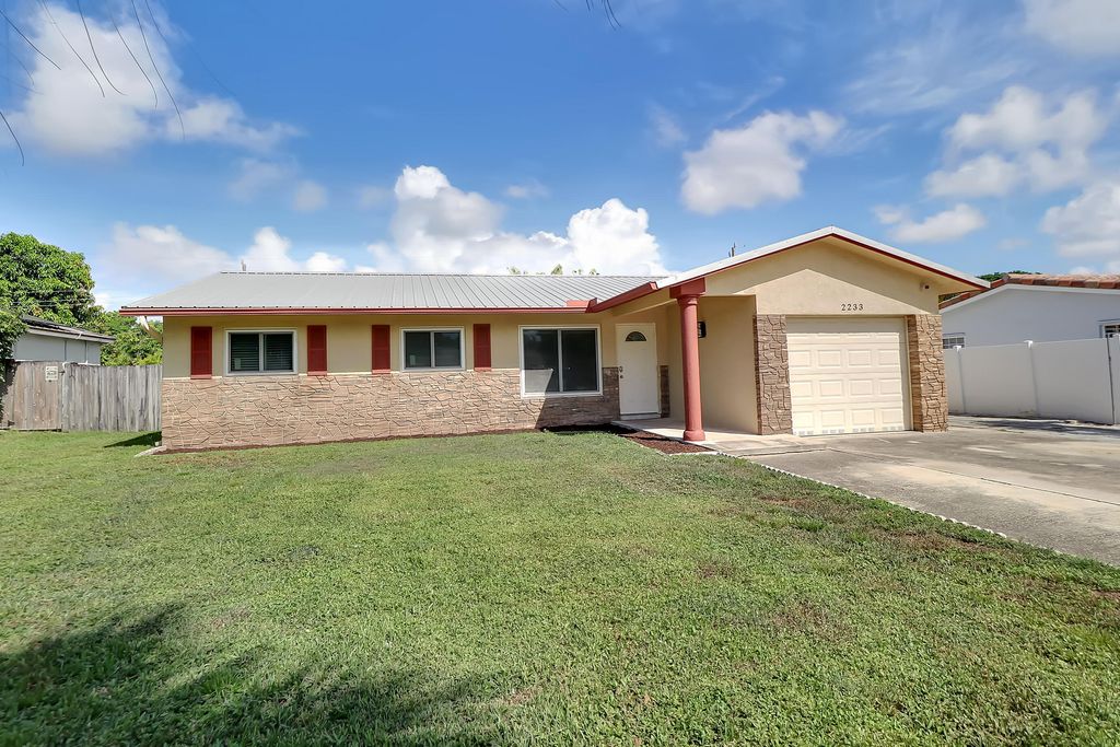 2233 NW 3RD Avenue, Boca Raton, FL 33431