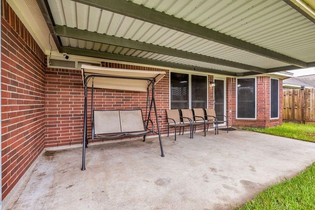 657 26th Avenue N, Texas City, TX 77590