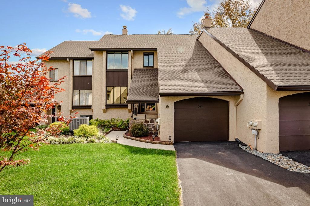37 GOLF CLUB DR, LANGHORNE, PA 19047 — photo 3