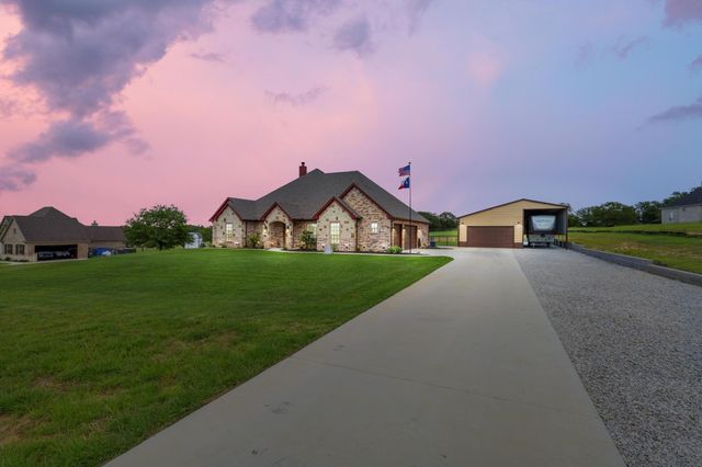 301 Aviara Court, Poolville, TX 76487