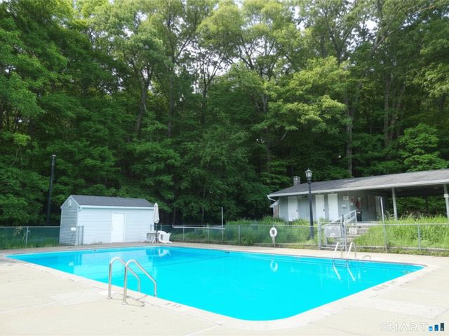 707 Timber Lane 707, Canton, CT 06019