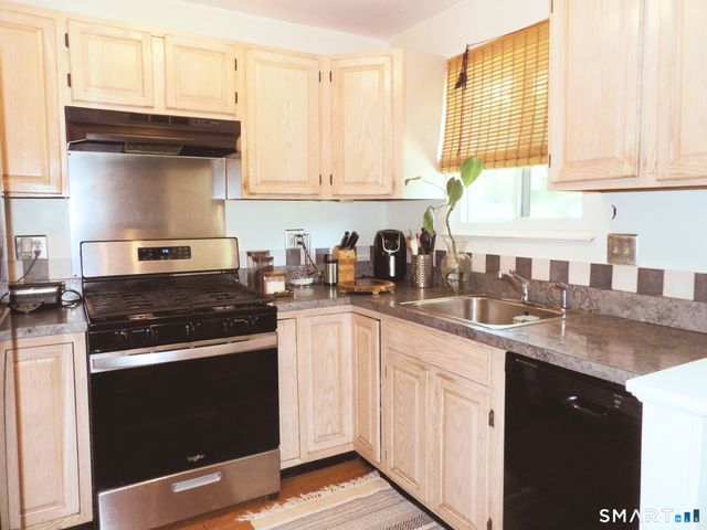 707 Timber Lane 707, Canton, CT 06019