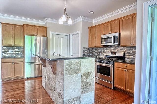 187 Summit View Trail, Milford, MI 48381