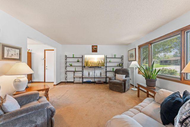 4265 N Nybro Lane, Eagan, MN 55123