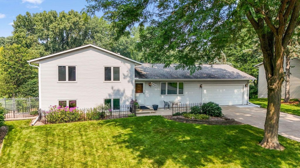 4265 N Nybro Lane, Eagan, MN 55123