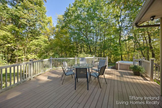 7244 Packer Drive Ne, Plainfield Twp, MI 49306