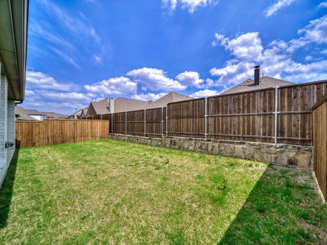 861 Lady Tessala Avenue, Lewisville, TX 75056