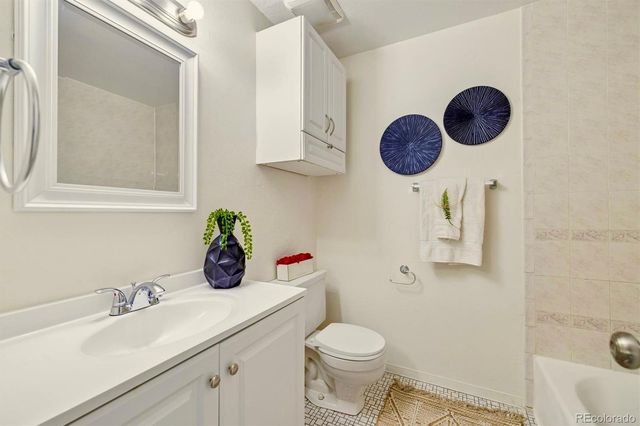 2906 S Parker Court, Aurora, CO 80014