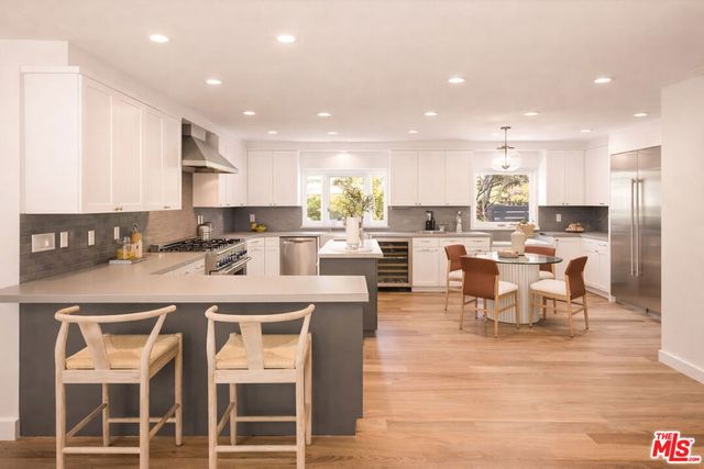 576 E Channel Road, Santa Monica, CA 90402