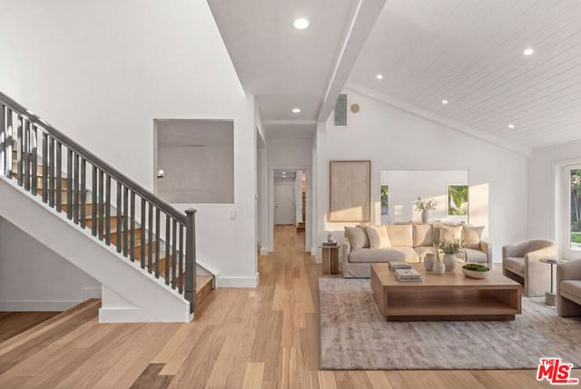 576 E Channel Road, Santa Monica, CA 90402