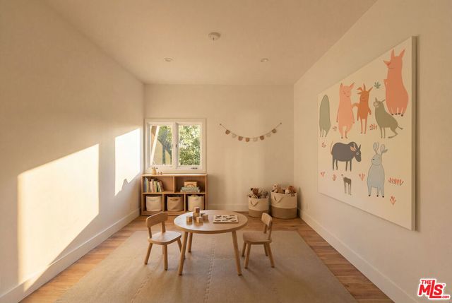 576 E Channel Road, Santa Monica, CA 90402