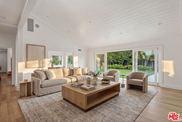 576 E Channel Road, Santa Monica, CA 90402