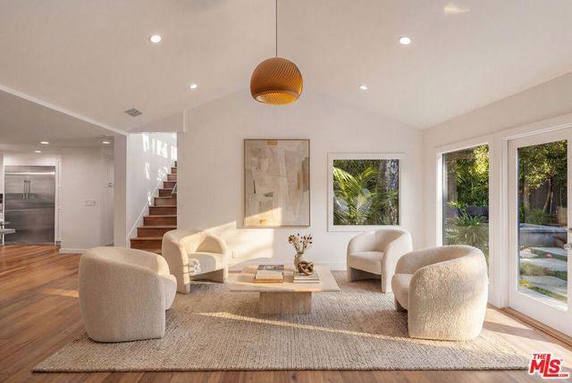 576 E Channel Road, Santa Monica, CA 90402