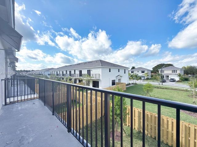 196 NE 13th Ter 0, Homestead, FL 33033