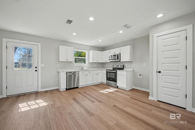 76 Fincher Lane, Loxley, AL 36551