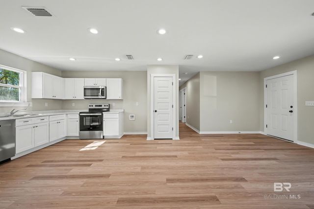 76 Fincher Lane, Loxley, AL 36551