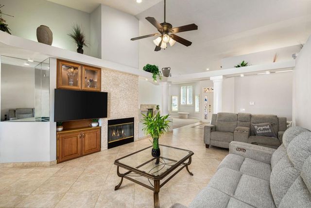 370 Links Drive, Palm Desert, CA 92211