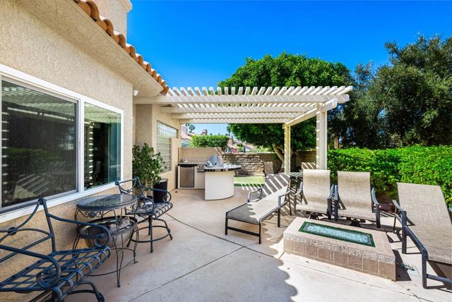 370 Links Drive, Palm Desert, CA 92211