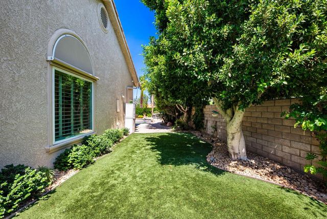 370 Links Drive, Palm Desert, CA 92211