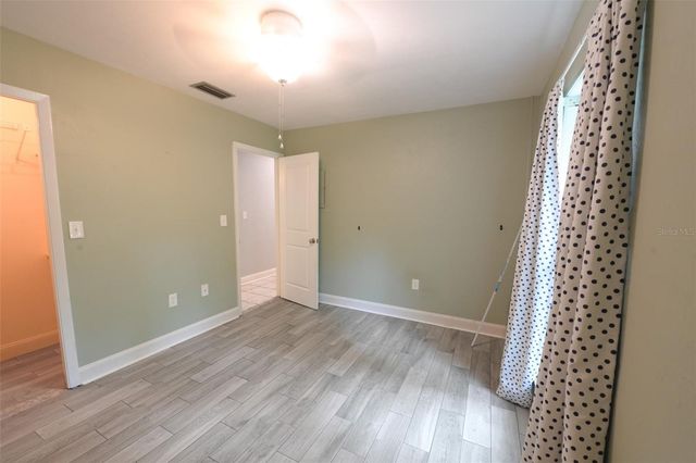 7616 SW 10TH AVENUE, Gainesville, FL 32607