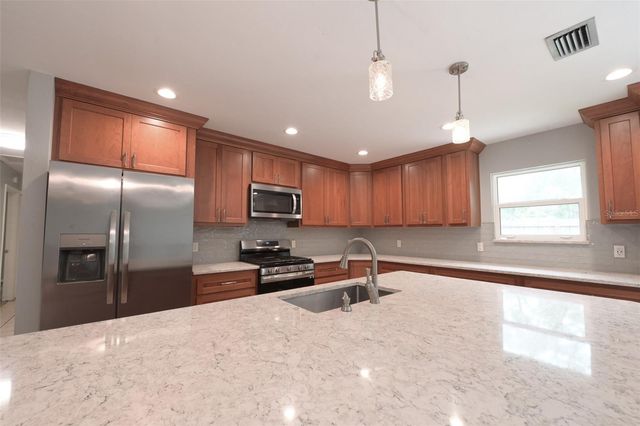 7616 SW 10TH AVENUE, Gainesville, FL 32607