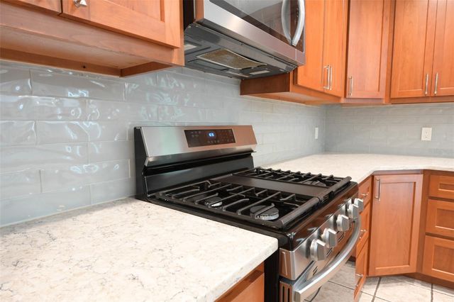 7616 SW 10TH AVENUE, Gainesville, FL 32607