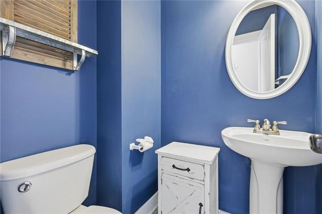 3733 S Thompson Circle, Kansas City, KS 66103