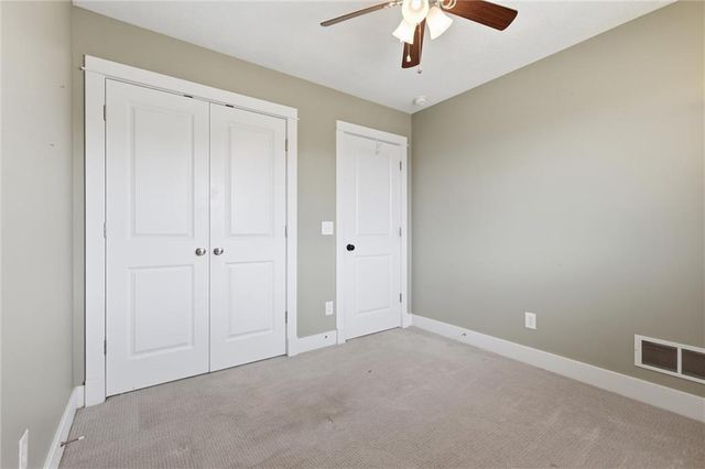 3733 S Thompson Circle, Kansas City, KS 66103