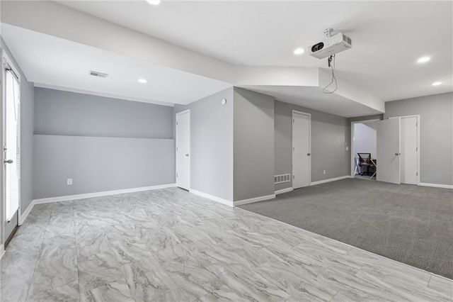 3733 S Thompson Circle, Kansas City, KS 66103