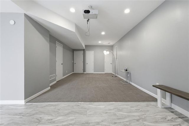 3733 S Thompson Circle, Kansas City, KS 66103