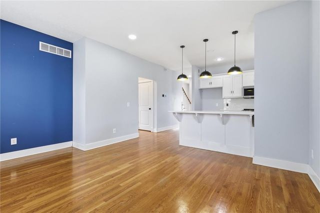 3733 S Thompson Circle, Kansas City, KS 66103