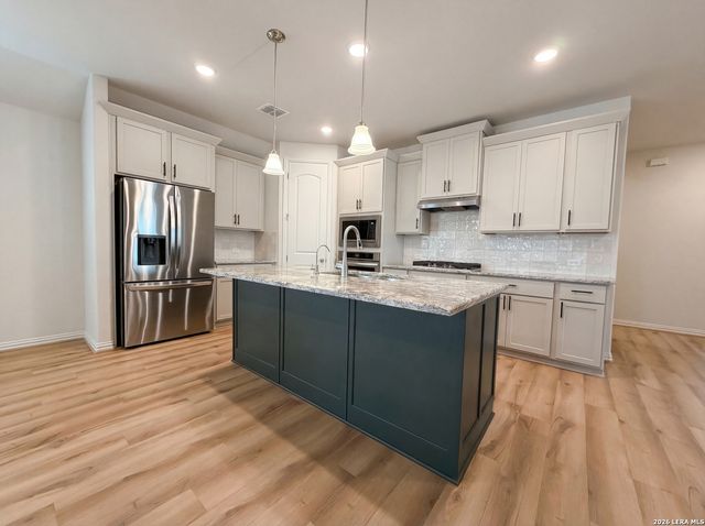 1613 Couser, New Braunfels, TX 78132