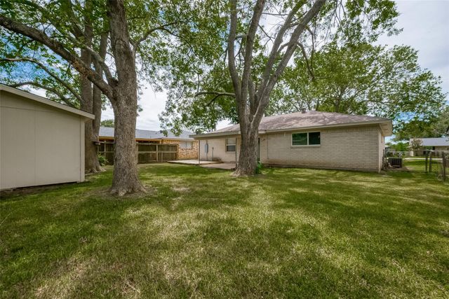 3327 Beasley Avenue, Needville, TX 77461