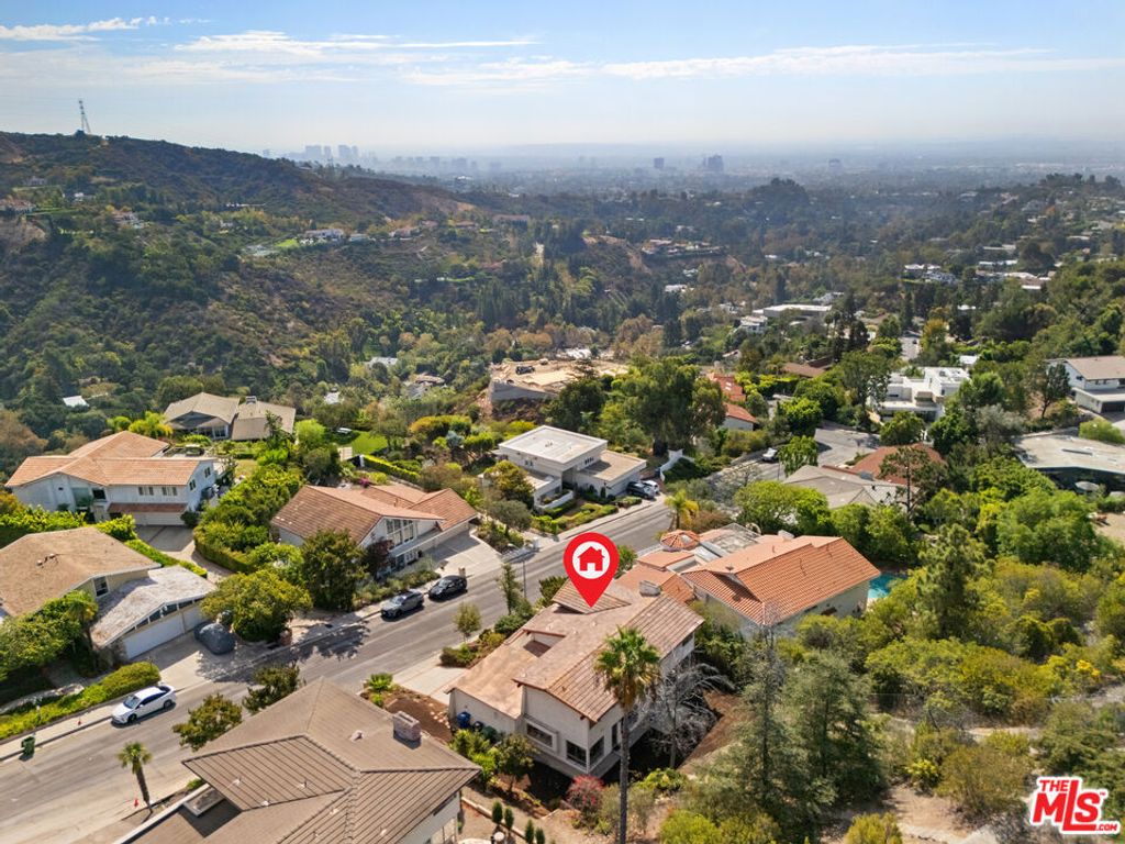2537 Cordelia Road, Los Angeles, CA 90049 — photo 3