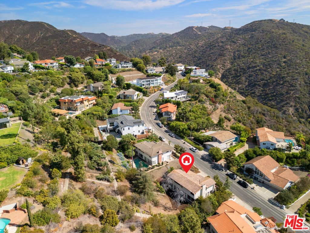 2537 Cordelia Road, Los Angeles, CA 90049 — photo 4