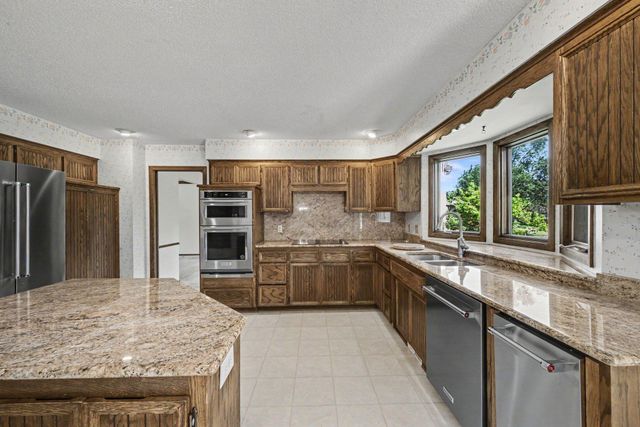 7419 Hyde Park Drive, Edina, MN 55439