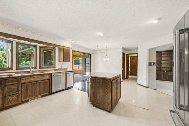 7419 Hyde Park Drive, Edina, MN 55439