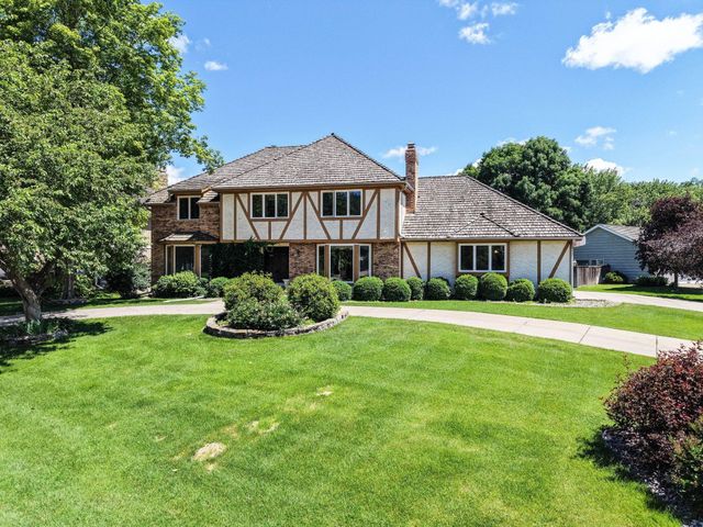 7419 Hyde Park Drive, Edina, MN 55439