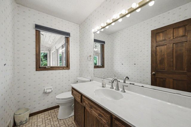 7419 Hyde Park Drive, Edina, MN 55439