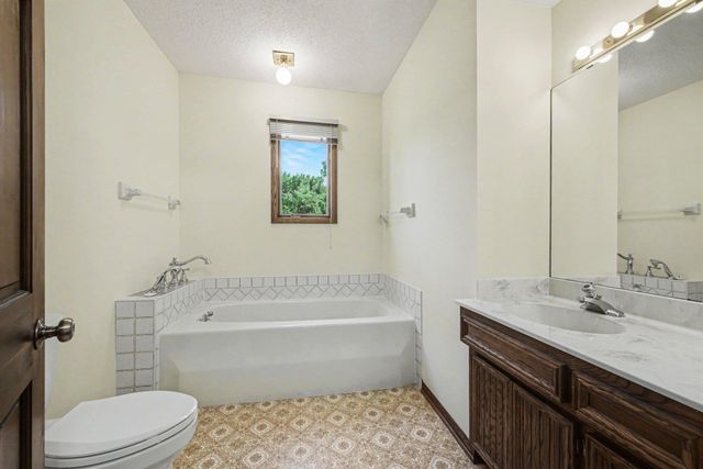 7419 Hyde Park Drive, Edina, MN 55439