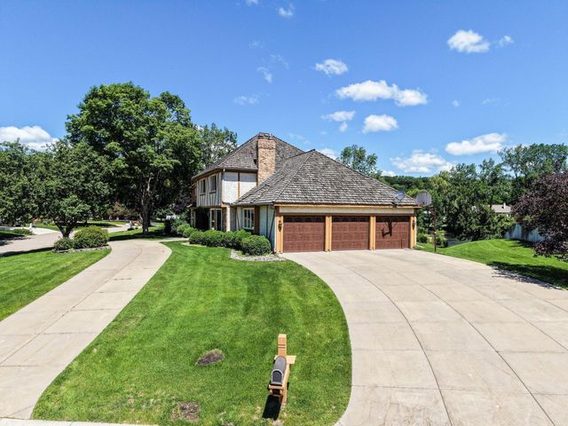 7419 Hyde Park Drive, Edina, MN 55439
