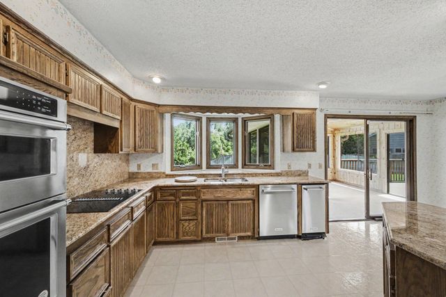 7419 Hyde Park Drive, Edina, MN 55439