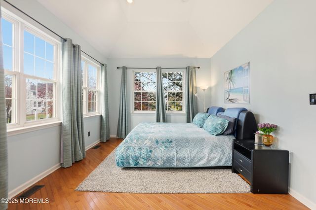 2 Woods Edge Drive, Jackson, NJ 08527