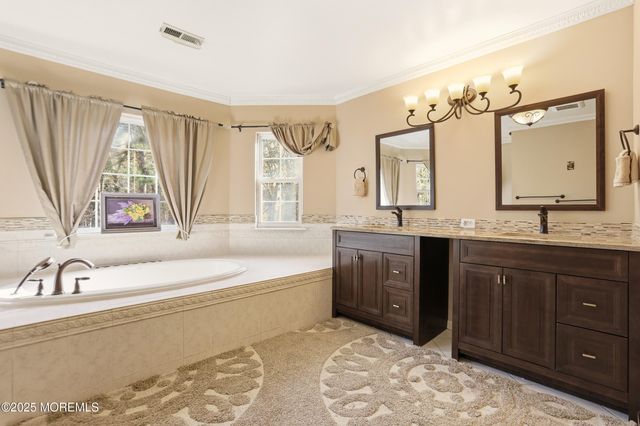 2 Woods Edge Drive, Jackson, NJ 08527