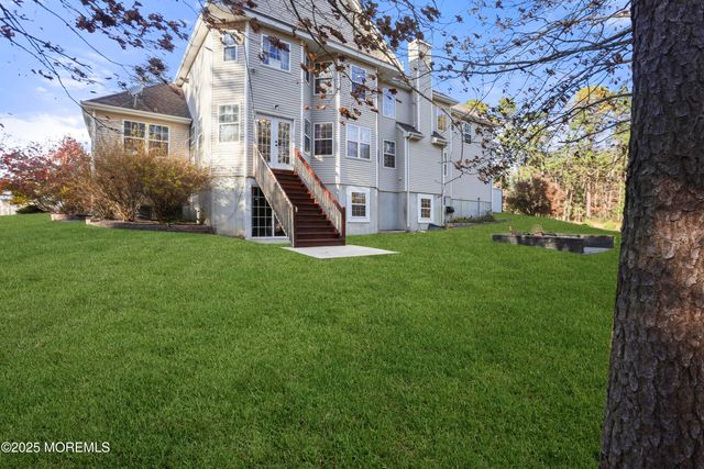 2 Woods Edge Drive, Jackson, NJ 08527