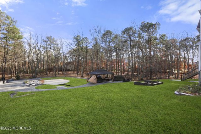 2 Woods Edge Drive, Jackson, NJ 08527