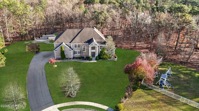 2 Woods Edge Drive, Jackson, NJ 08527